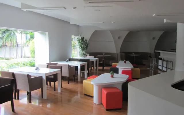 Zip by Spree Hotel at Woodrose Club
