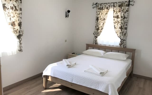 Ada Hotel