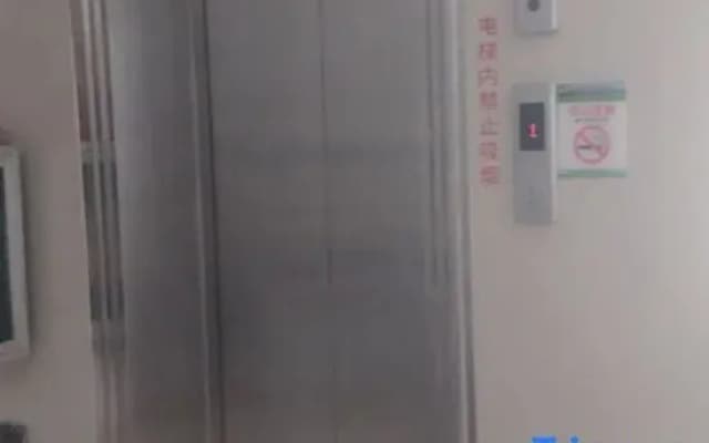 Xiangyun Hotel (Yulin Yuntiangong Cultural City RT-Mart)