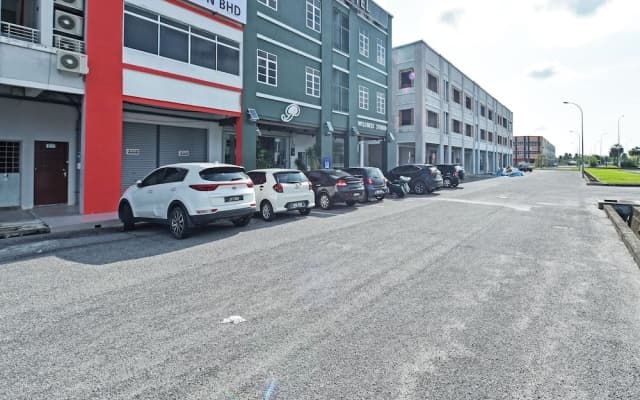Capital O 90882 Padi Hotel
