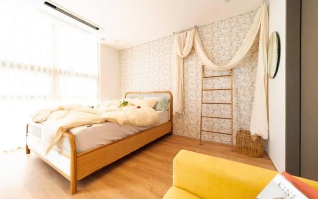 Hongik Univ Station Wave Family Suite #4