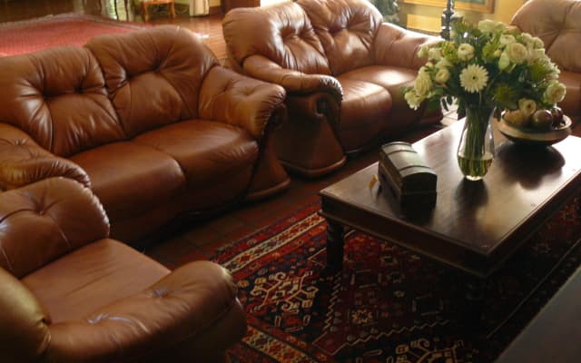 The Woodpecker Inn