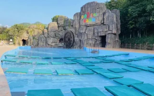 Fantasy Jialebi Theme Hotel