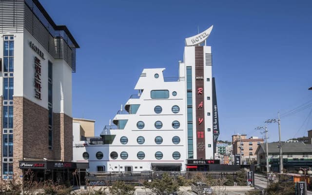 Ray Tourist Hotel