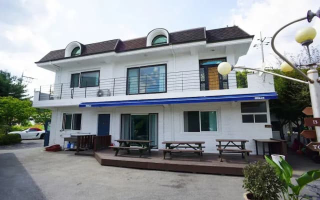 Oikos Leisure Pension