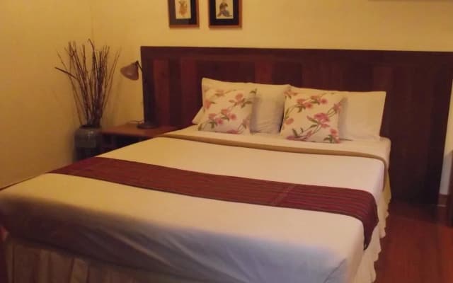 Vijitnakorn Nonpak Hotel