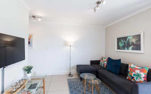 The Paragon Urbane CENTRALLY LOCATED, MODERN COMFORTS
