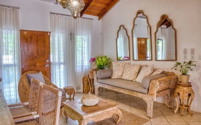 Casa Bonita - 5BR With Pool Walk to Beach