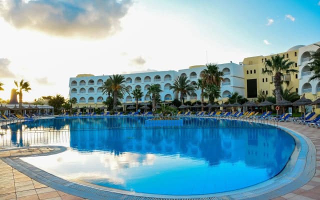 Курортный отель Hotel Sidi Mansour Resort & Spa