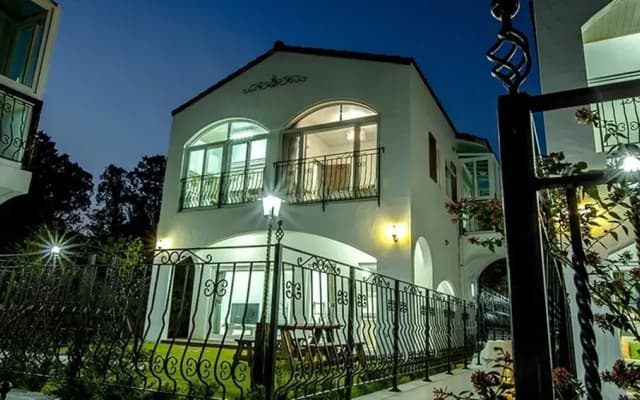Orange Tree House