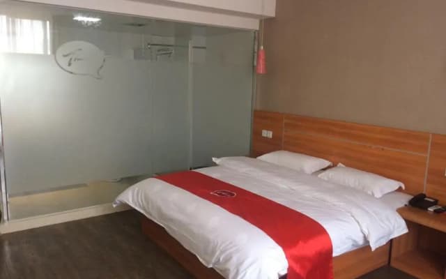Shankee Hotel (Zhoukou Chuanhui District Red Star Macalline)