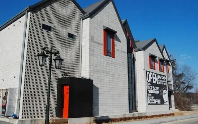 Soar Hotel