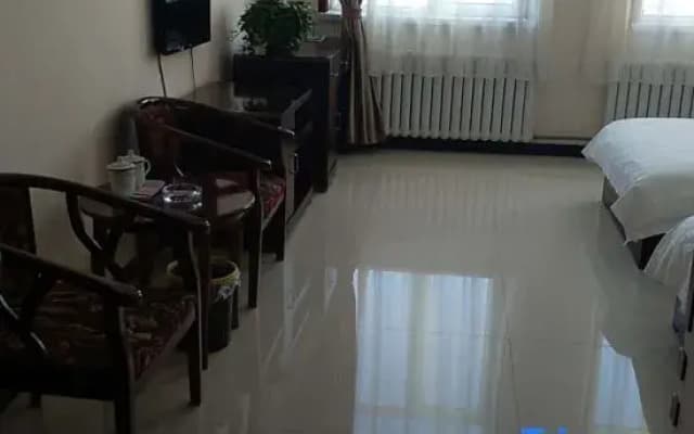 Zhenglan Qijiatai Business Hotel