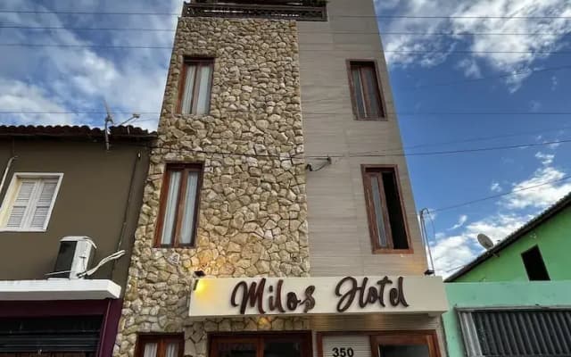milos hotel icarai