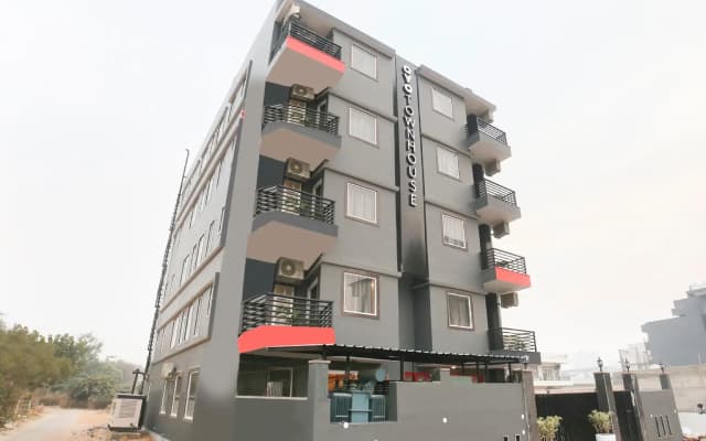 OYO Townhouse 136 Sector 46 Vikas Marg