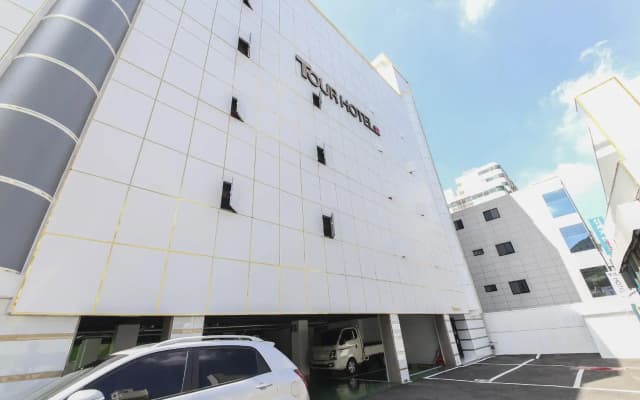 Tour Hotel
