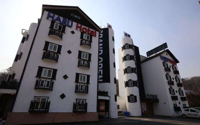 Hotel Haru