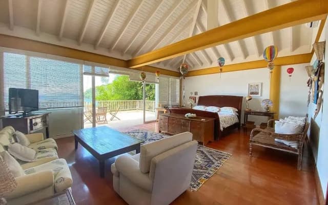 Red Beach Mansion