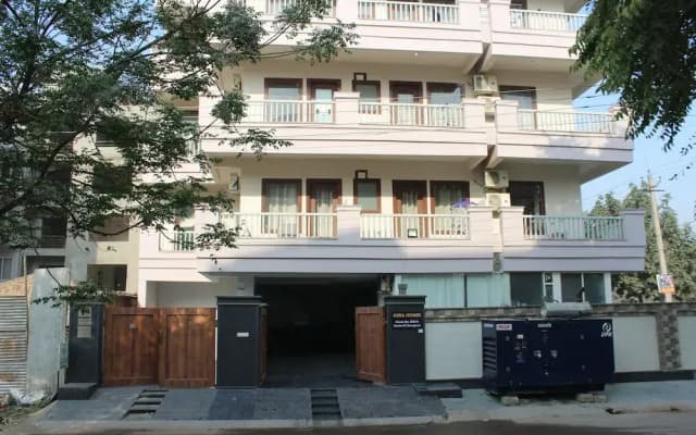 Aura Luxury Studio Near Artemis Hospital