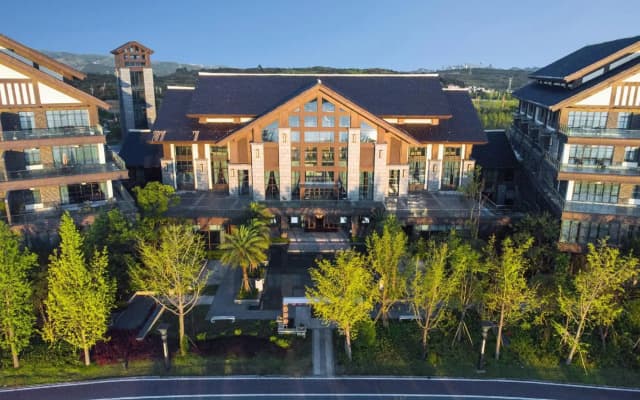 Lake International Hotel