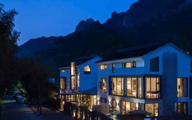 He Su Resorts