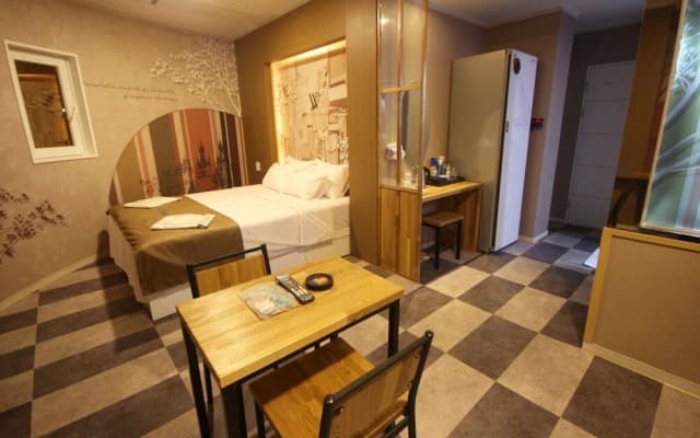 Yeongju Hotel W