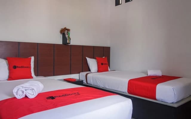 Hotel Lovetel by RedDoorz