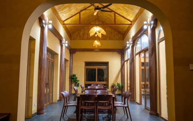 Sky Bay Lodge