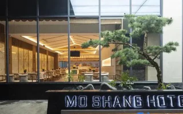 Moshang Qingya Hotel (Luyi Mingdao Palace Laojuntai Branch)