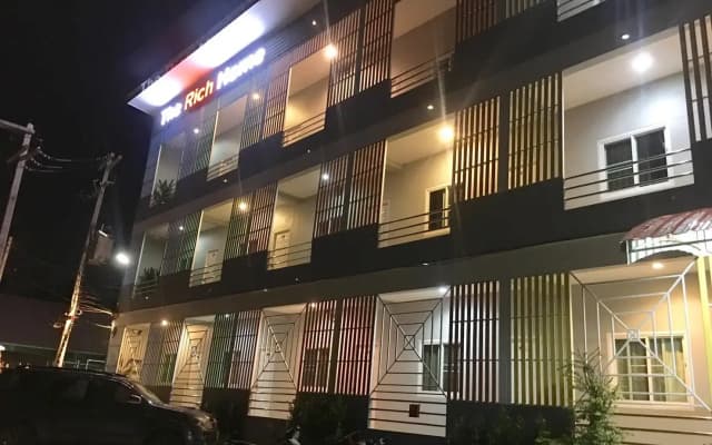 The Rich Home