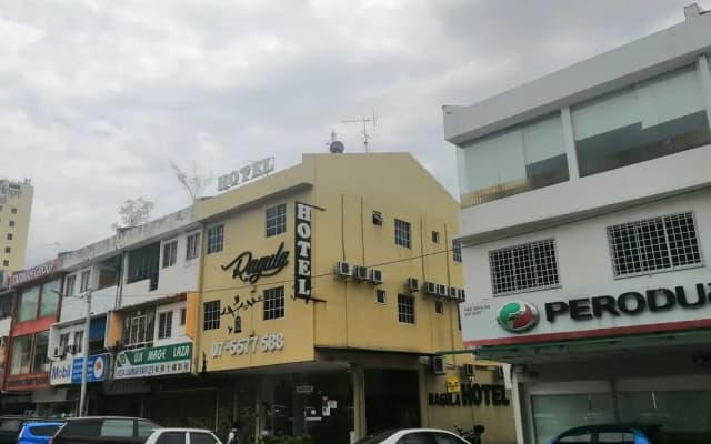 OYO 90028 Ragula Hotel