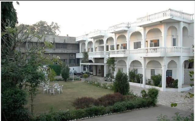 Hotel Saheli Palace