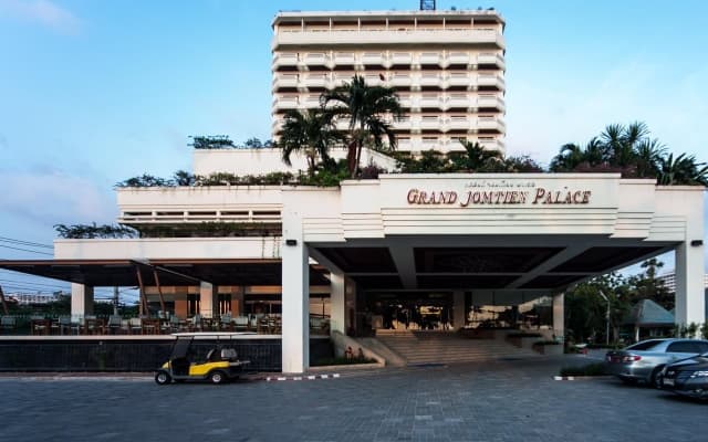 Grand Jomtien Palace Hotel