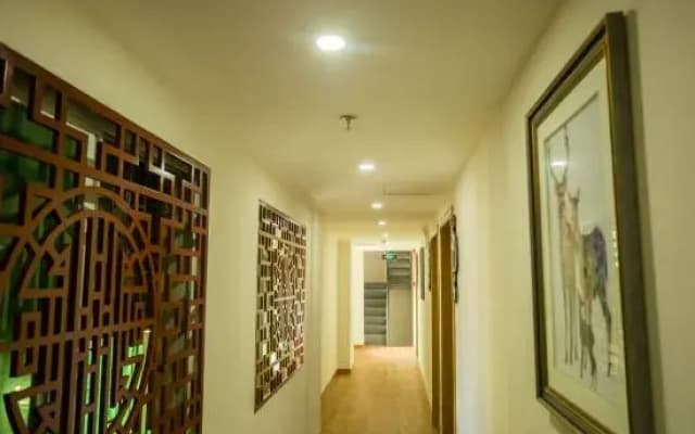 Haikou Xiehou Boutique Homestay (Bell Tower Qilou Old Street Branch)