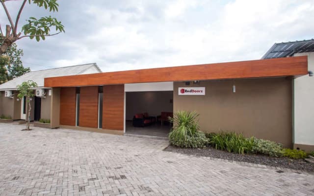 RedDoorz Plus near Banyuwangi Airport