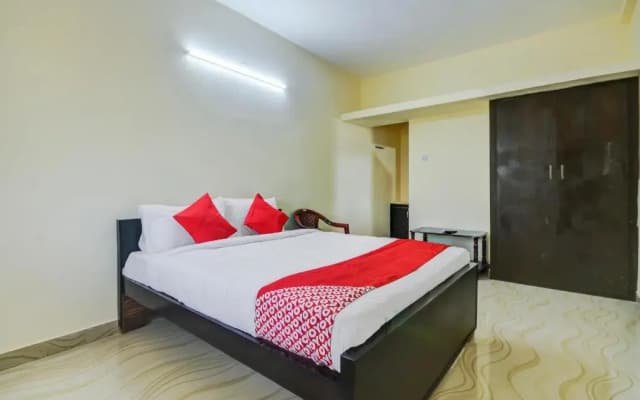Aruthraa Residency by OYO Rooms