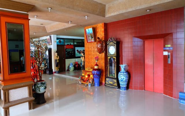 Thairungruang Backpackers Suratthani