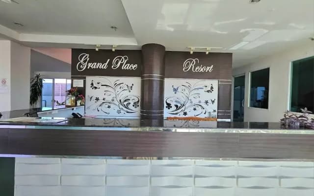 Grand Place Resort