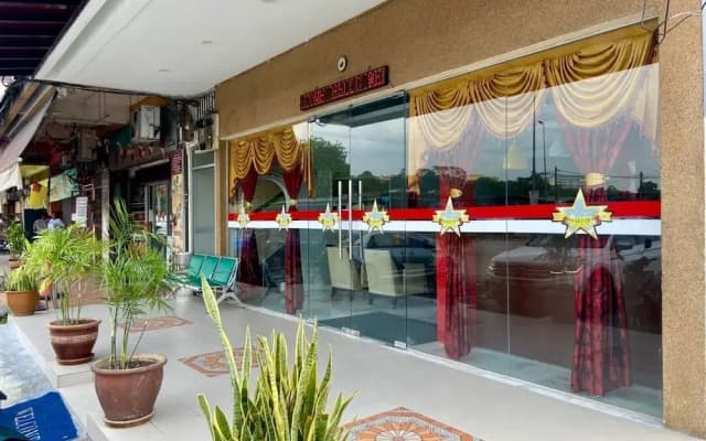 Royals Star Hotel