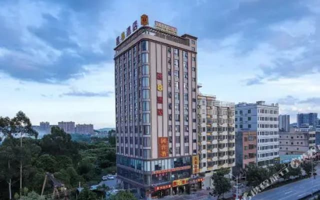 Super 8 Huizhou Boluo Longxi