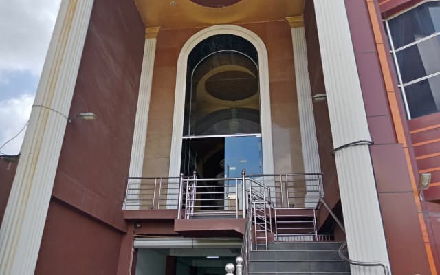 OYO 2574 Z Suites Hotel
