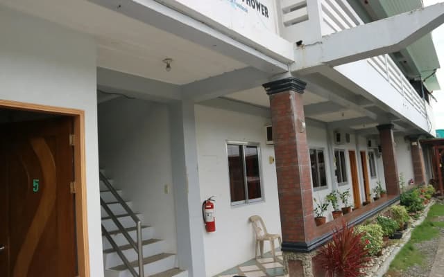 Pacific Waves Inn