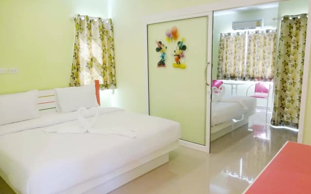 Holland Resort Phuket (SHA Extra Plus)