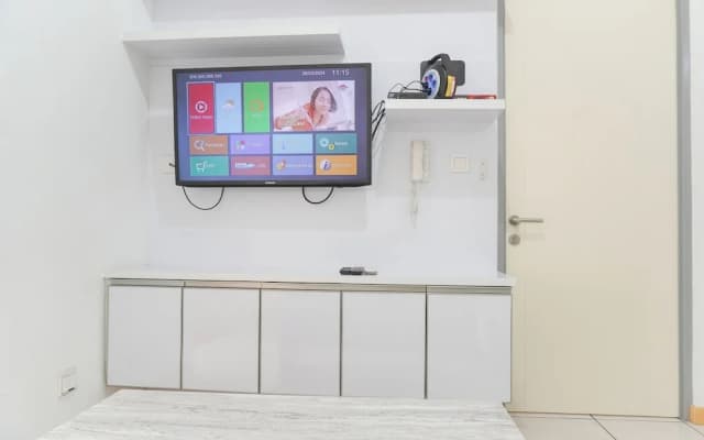 Homey And Modern Design 2Br Apartment At M-Town Residence