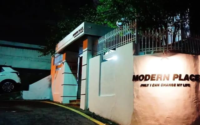 Modern Place Hostel