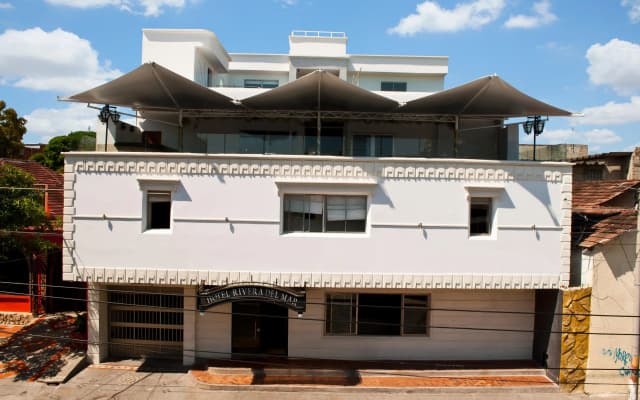 Hotel Rivera del Mar