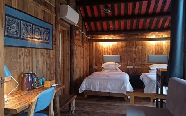 Lost World Sanjiang Guest House