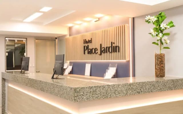 Hotel Place Jardin