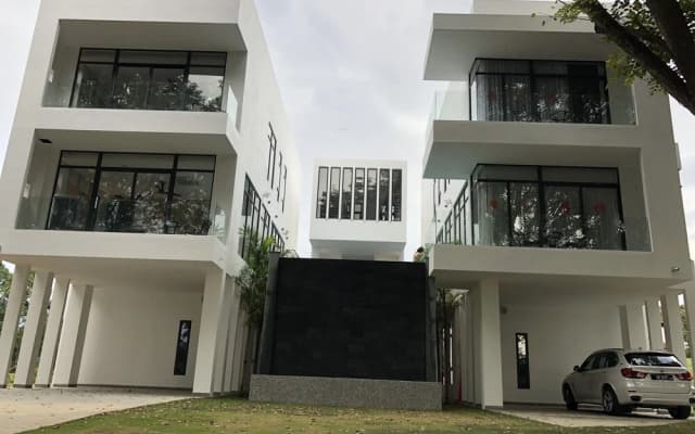 The Dahlias Luxury Residence