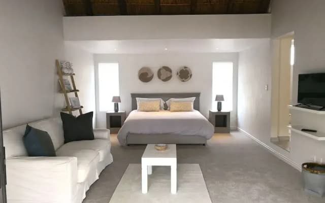 Canal Guest House